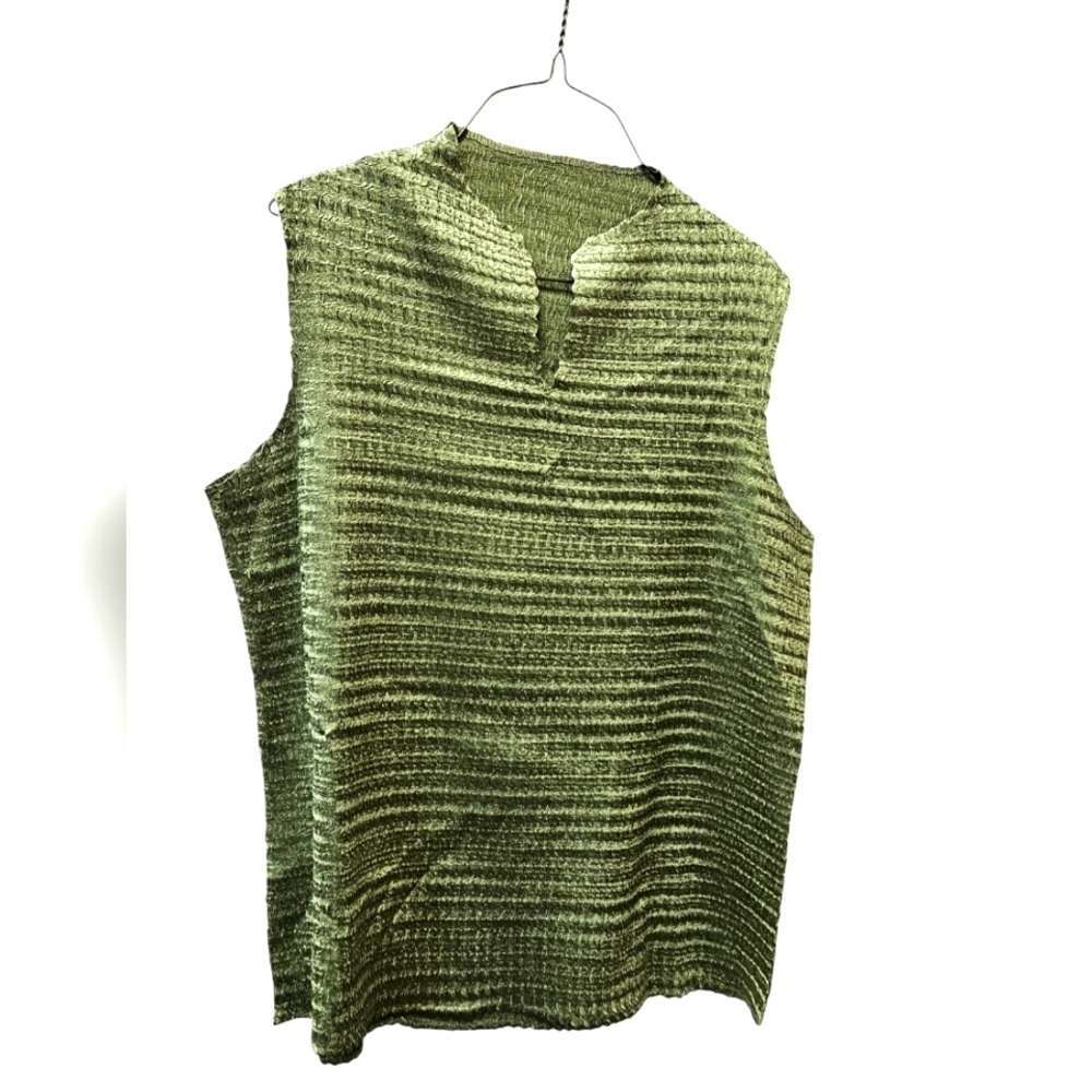 Additionelle Green Sleeveless Crinckle Top,NWOT
